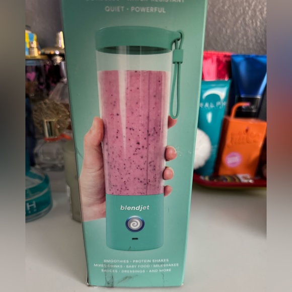 Blendjet The Original Portable Blender - 20oz - Mint - Picture 2 of 5